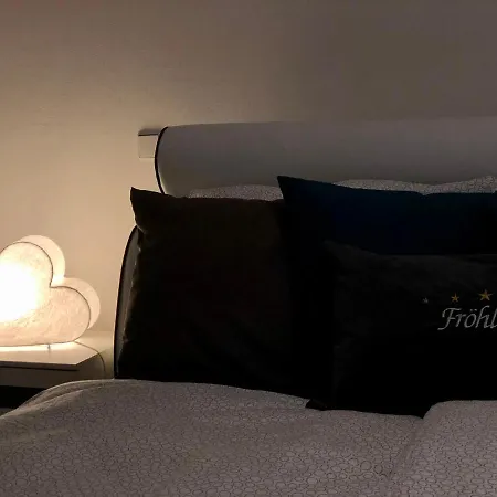 Ferienwohnung Fuer Sie Vollausgestattet Mit Boxspringbett Netflix Uvm