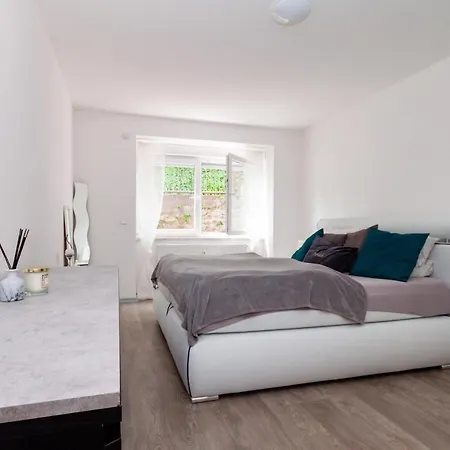 Apartment Ferienwohnung Fuer Sie Vollausgestattet Mit Boxspringbett Netflix Uvm Zschopau