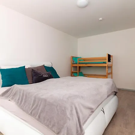 Ferienwohnung Fuer Sie Vollausgestattet Mit Boxspringbett Netflix Uvm Daire Zschopau