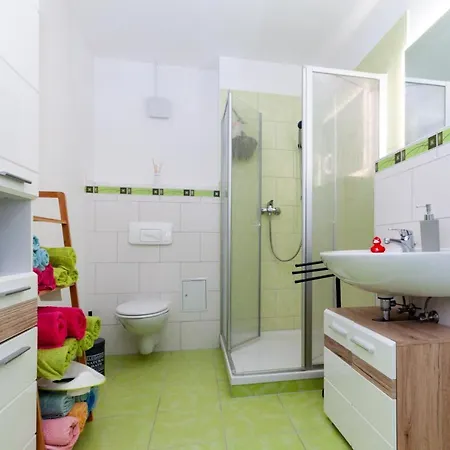 Apartment Ferienwohnung Fuer Sie Vollausgestattet Mit Boxspringbett Netflix Uvm *